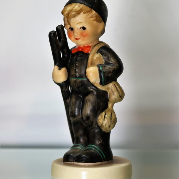 Goebel Hummel Figurine - Chimney Sweep Boy - TMK6 - Picture 7 of 7